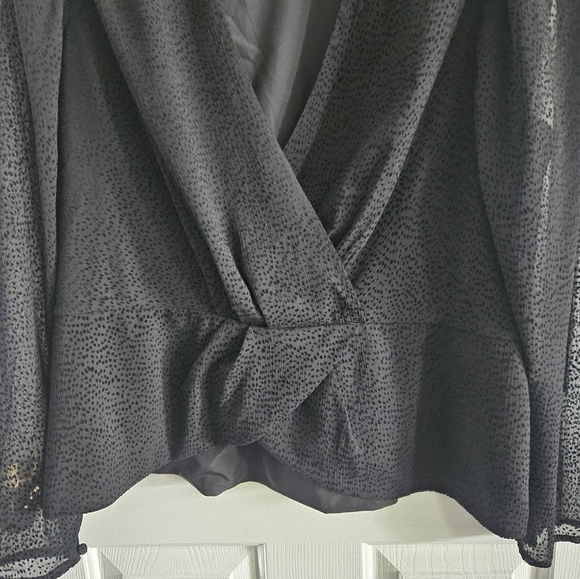 NWOT Express Jacquard Dot Faux Wrap Peplum Top - Picture 4 of 8